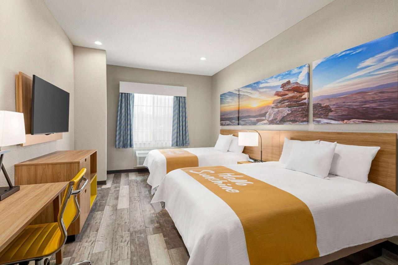 Days Inn & Suites By Wyndham Greater Tomball Exterior foto